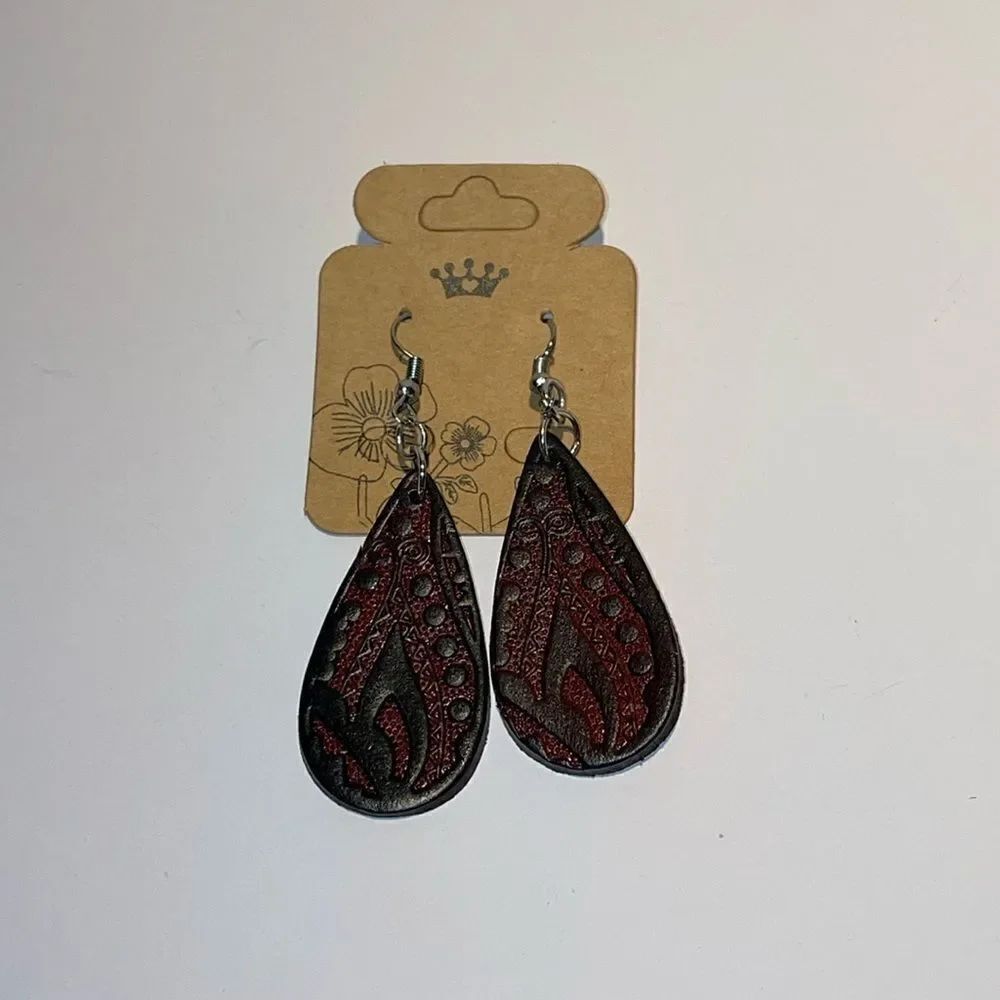 Tear drop leather earrings